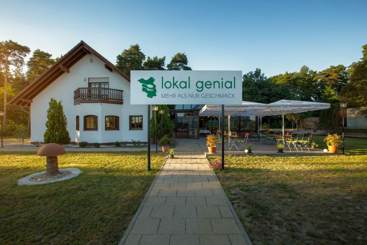 Lokal Genial Pension & Restaurant Беелиц Екстериор снимка