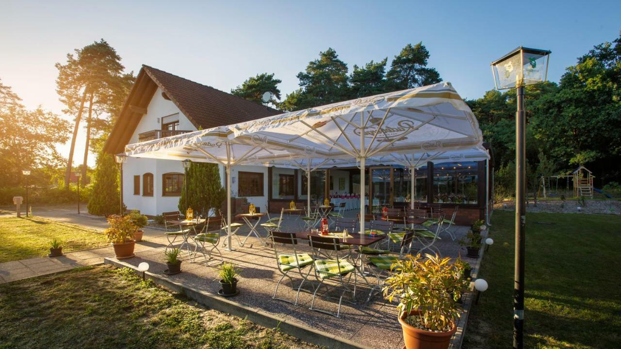 Lokal Genial Pension & Restaurant Беелиц Екстериор снимка