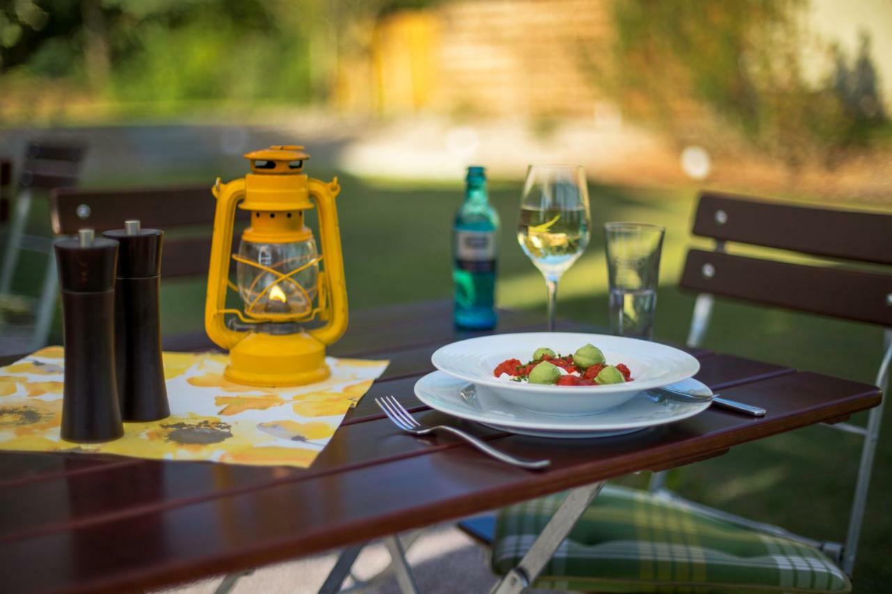Lokal Genial Pension & Restaurant Беелиц Екстериор снимка