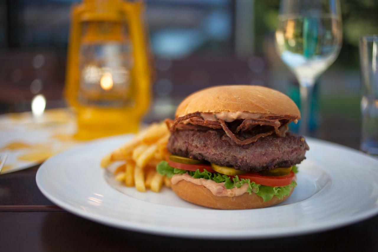 Lokal Genial Pension & Restaurant Беелиц Екстериор снимка