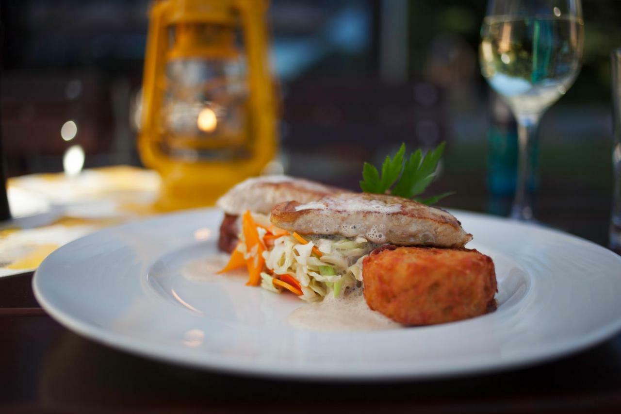 Lokal Genial Pension & Restaurant Беелиц Екстериор снимка