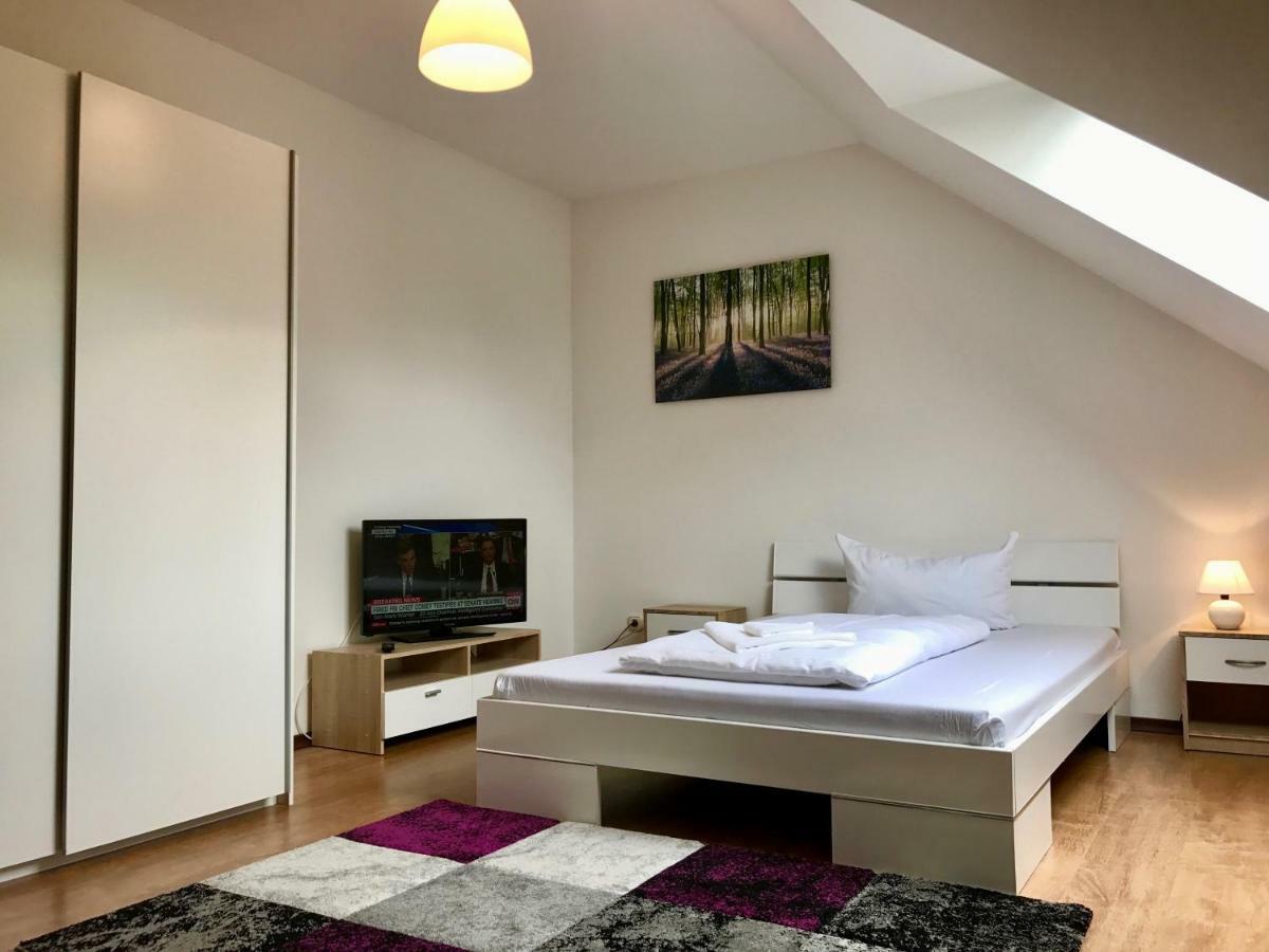Lokal Genial Pension & Restaurant Беелиц Екстериор снимка